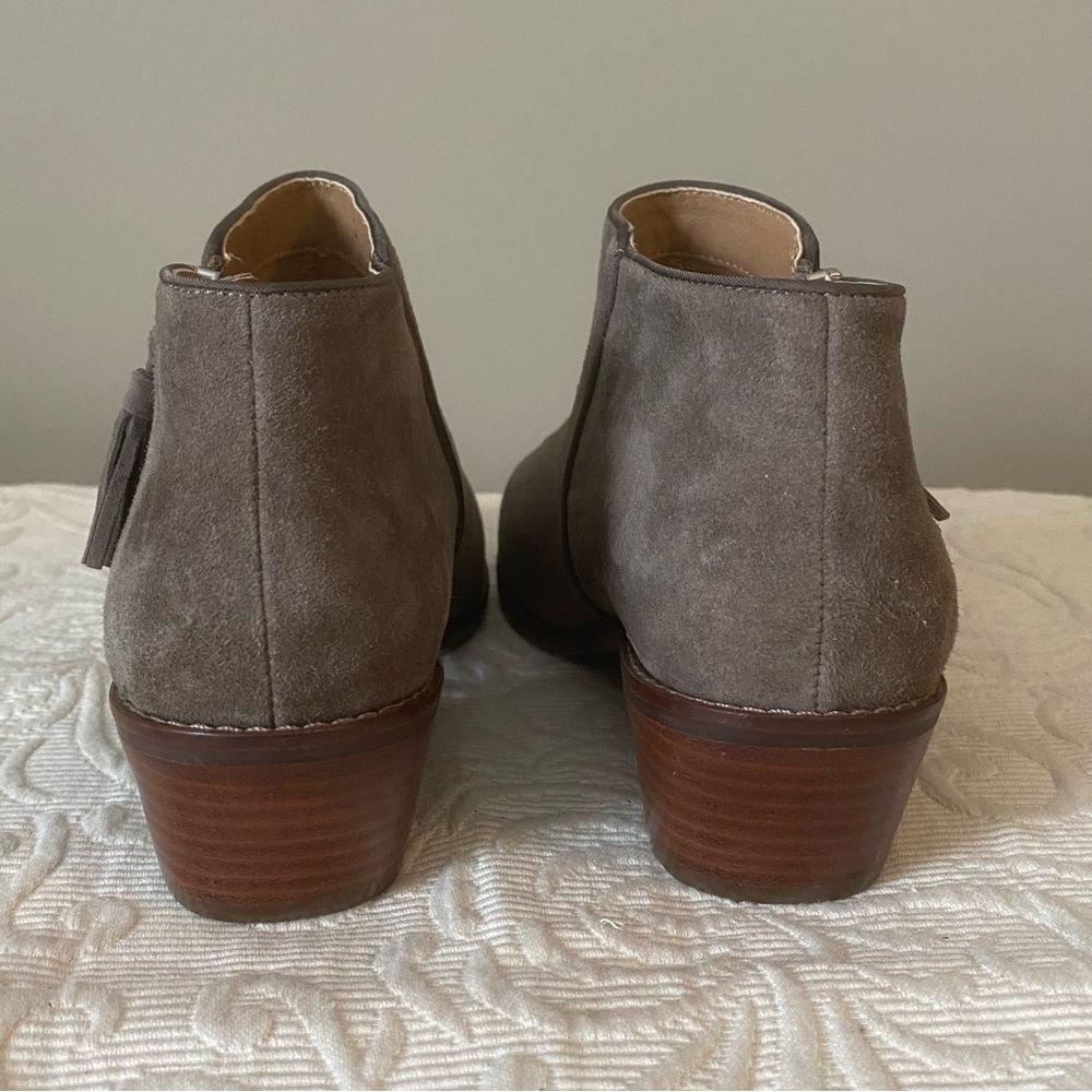 Vionic Serena Suede Gray Ankle Bootie Tassel Zip Up Size 8.5 - Picture 4 of 6